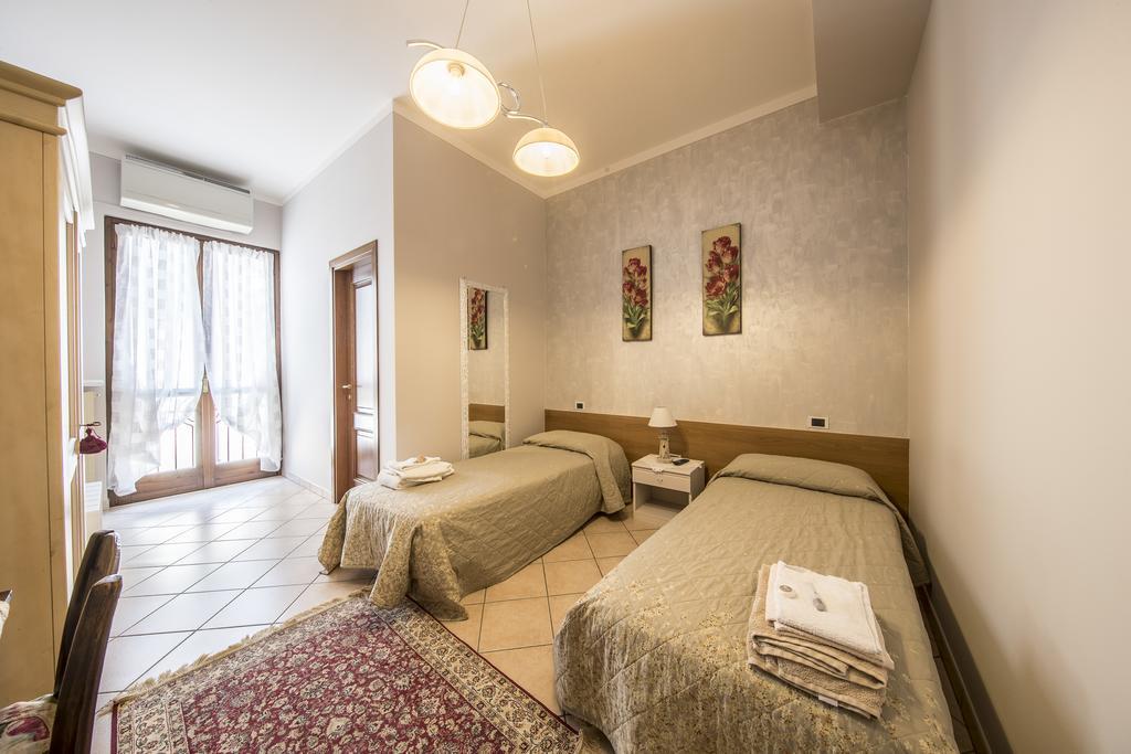 Trattoria Milani Hotel Lonato Buitenkant foto
